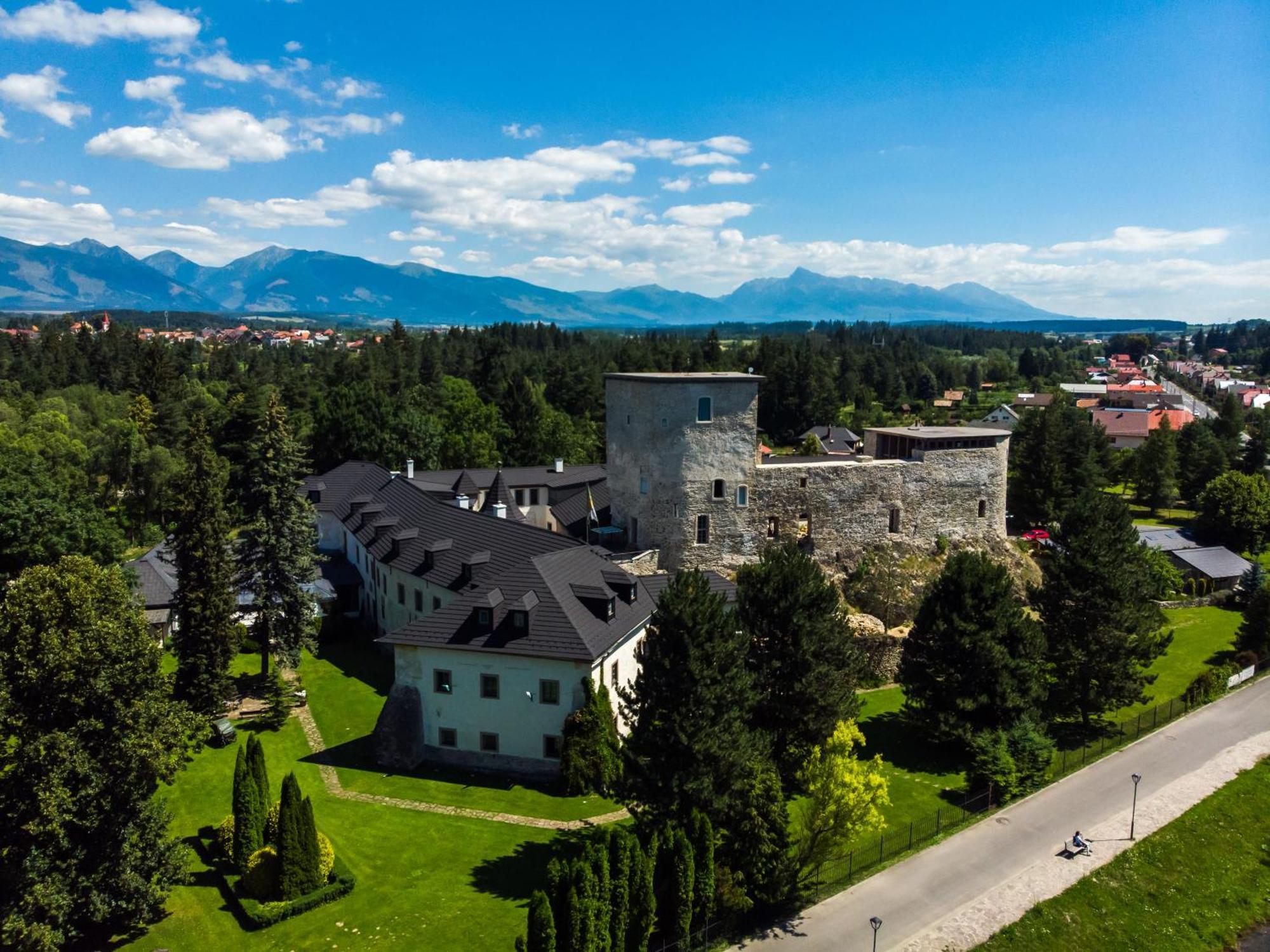 Chateau Grandcastle Liptovský Hrádok Exterior foto